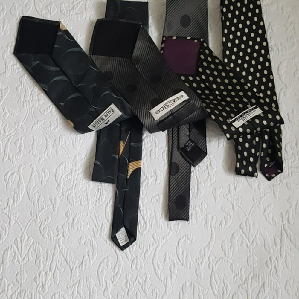 In Good Condition No Stains - Set Of Three Neck T… - image 2